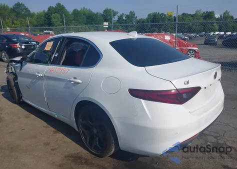 2020 Alfa Romeo Giulia Ti Awd z USA, uszkodzony, nr VIN ZARFANBN9L7633708